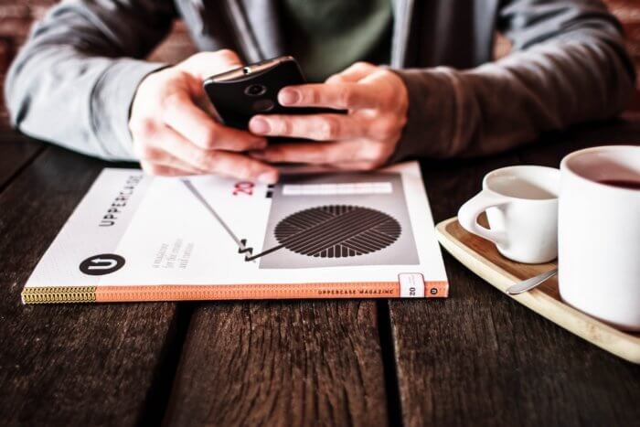 Customer buying on phone via social selling